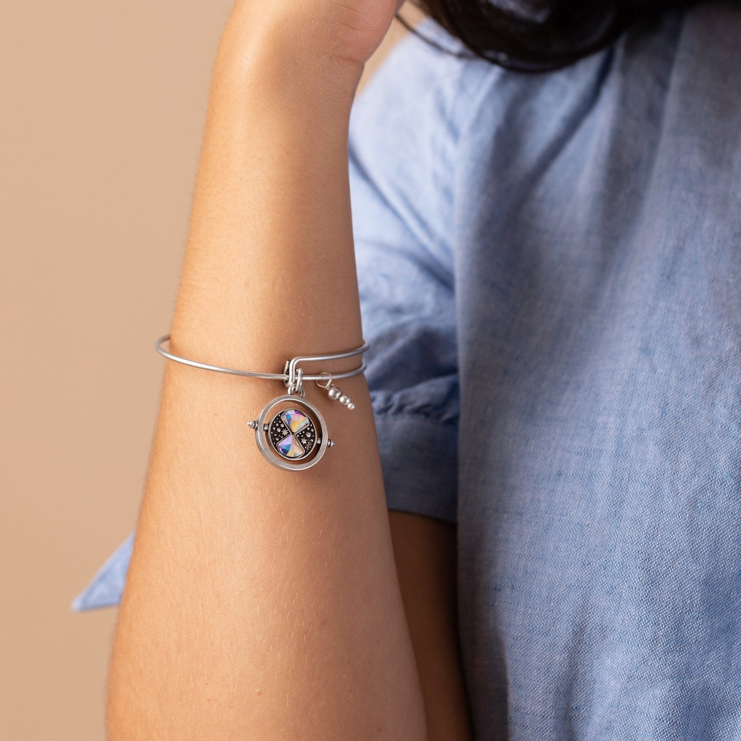 Harry Potterâ„?Time Turner Spinner Charm Bangle