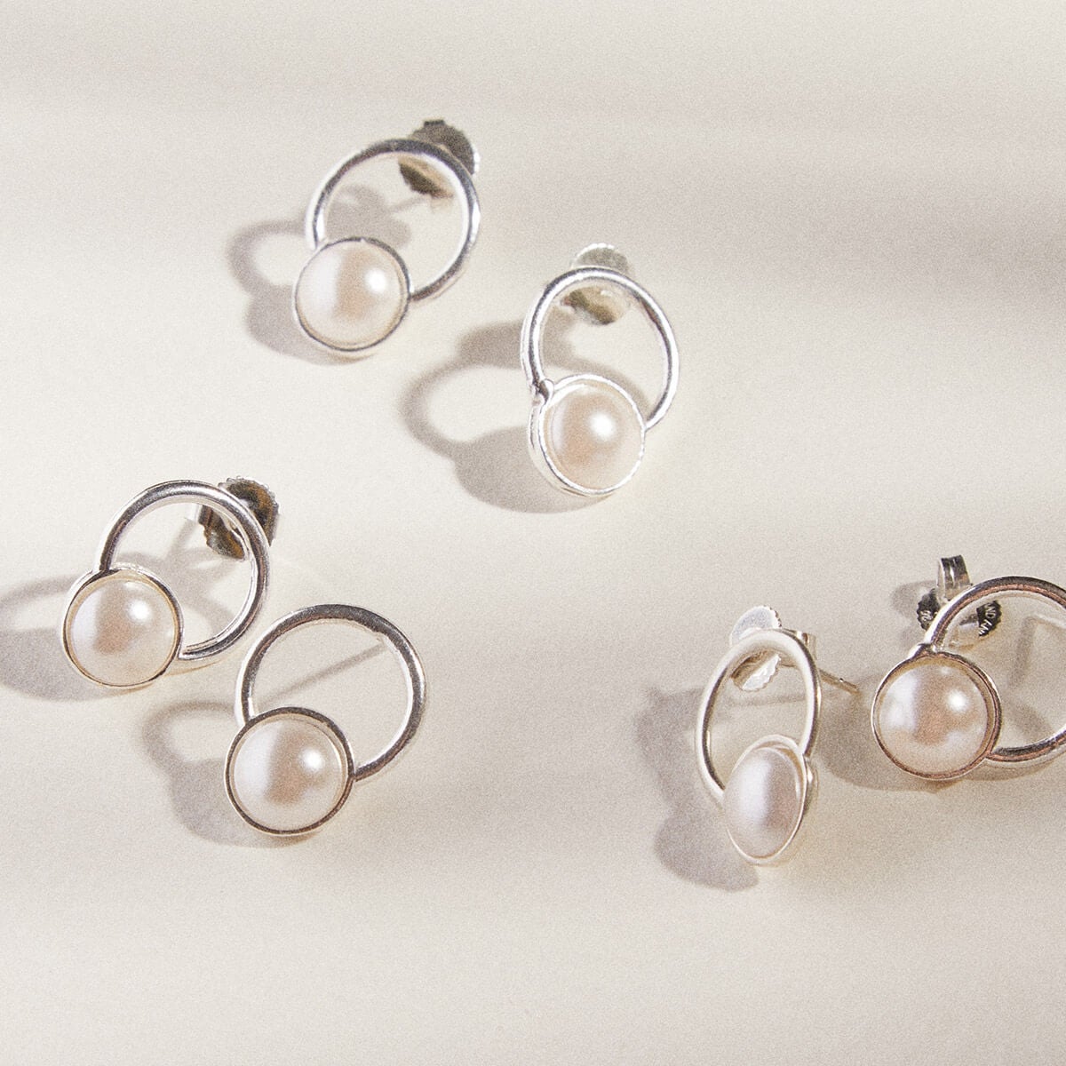 Circle Earrings Crystal Pearls